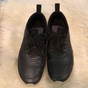 6.5 nike thea’s! super cute